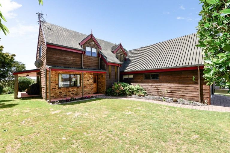 Photo of property in 12 Grassy Downs Place, St Andrews, Hamilton, 3200