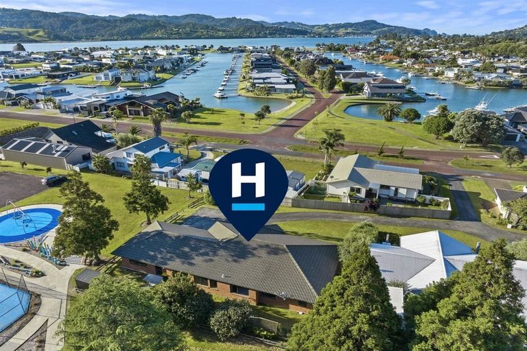 Photo of property in 338 Waterways Parade, Pauanui, Hikuai, 3579