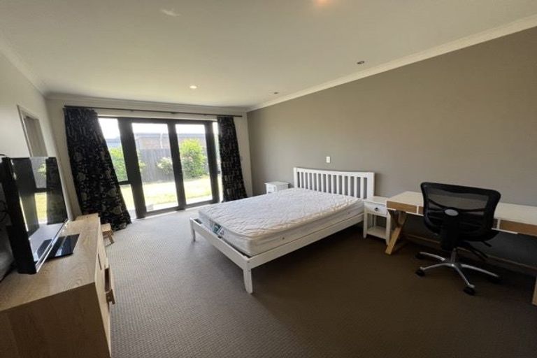 Photo of property in 8 Handley Crescent, Wigram, Christchurch, 8042