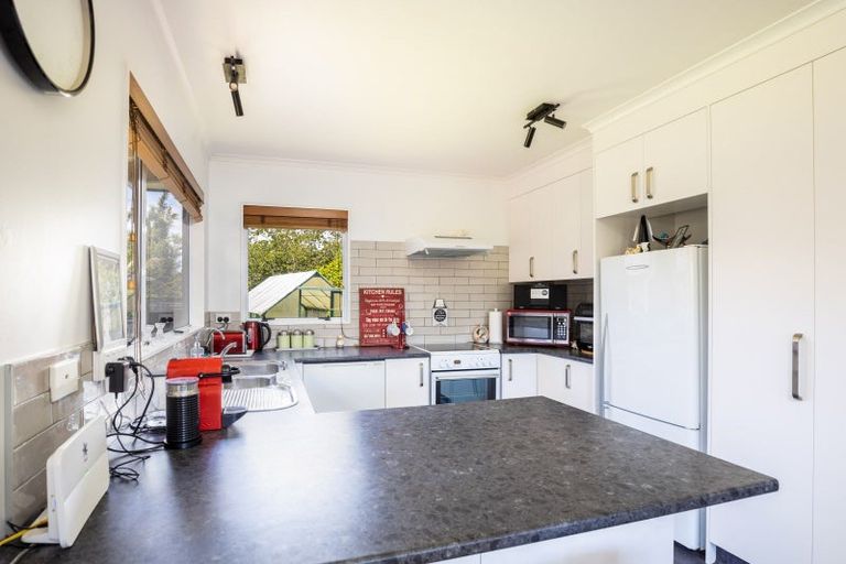 Photo of property in 369 Mangorei Road, Merrilands, New Plymouth, 4312