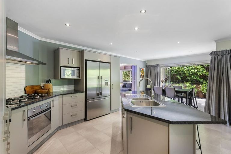 Photo of property in 7 Tranquility Rise, Mellons Bay, Auckland, 2014