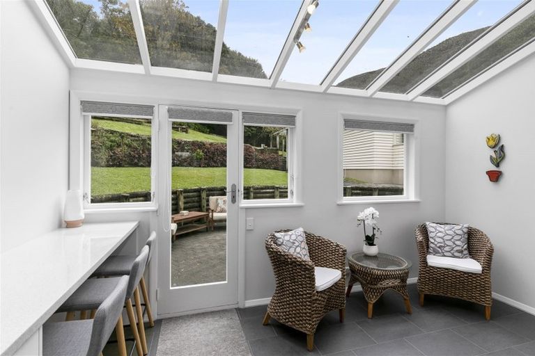 Photo of property in 88 Norton Park Grove, Waterloo, Lower Hutt, 5011