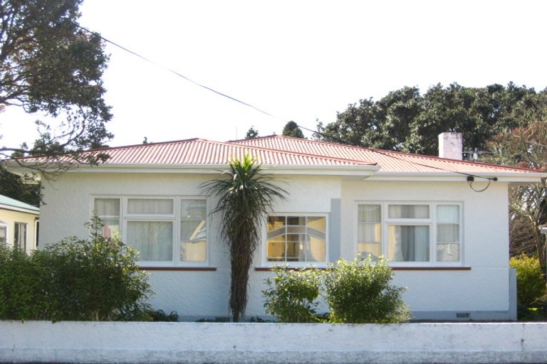 Photo of property in 17 Maratahu Street, Westown, New Plymouth, 4310