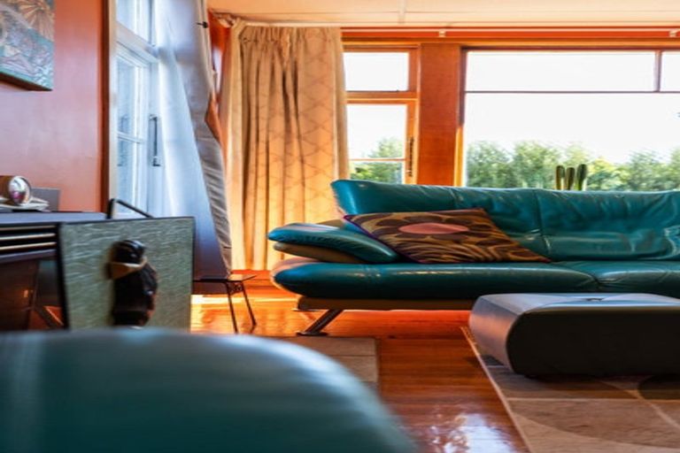 Photo of property in 18 Croziers Road, St Albans, Christchurch, 8052