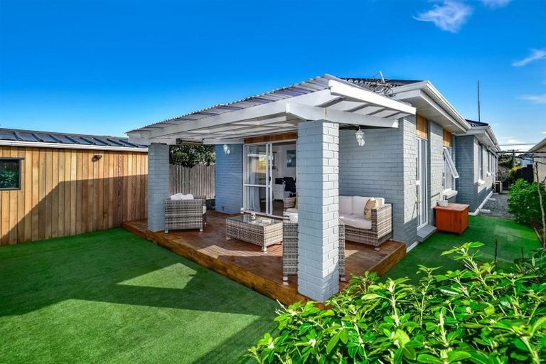 Photo of property in 43 Effingham Street, North New Brighton, Christchurch, 8083