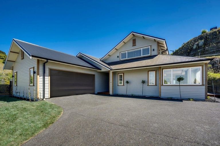 Photo of property in 71 Oak Road, Poraiti, Napier, 4112