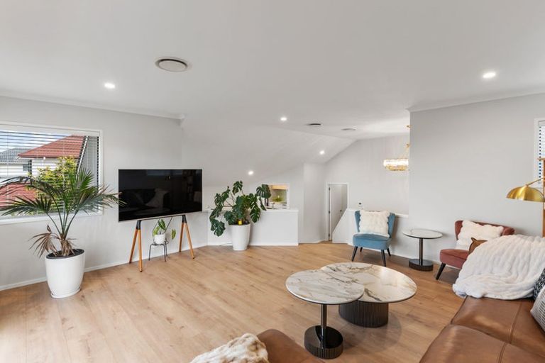 Photo of property in 32 Currell Way, Somerville, Auckland, 2014