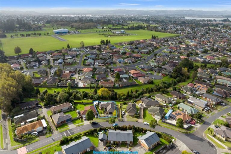 Photo of property in 14 Castlefinn Drive, Weymouth, Auckland, 2103