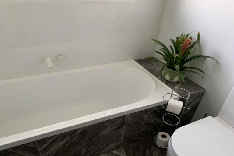 Photo of property in 19b Chestnut Close, Kelvin Grove, Palmerston North, 4414