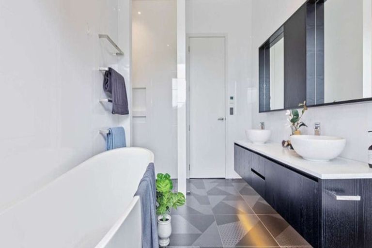 Photo of property in 14 Stevensons Crescent, Albany Heights, Albany, 0793