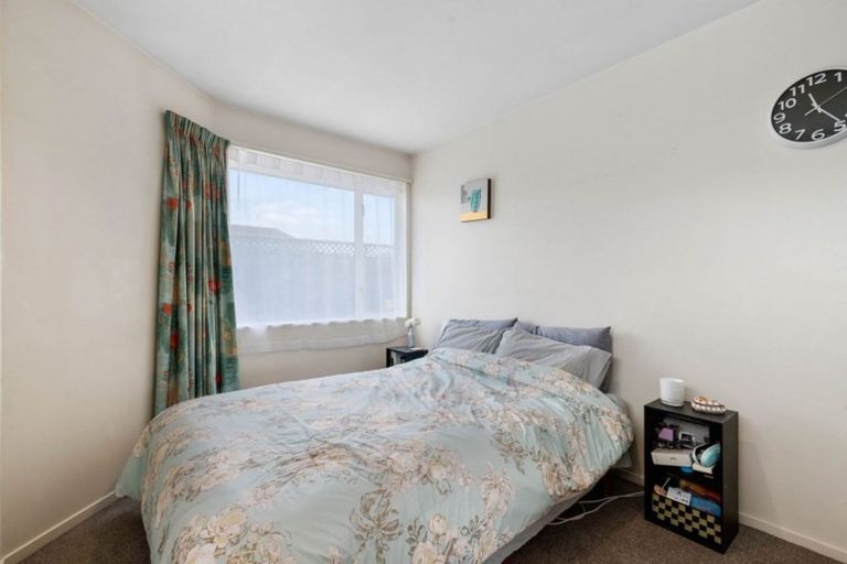 Photo of property in 17e Division Street, Riccarton, Christchurch, 8041