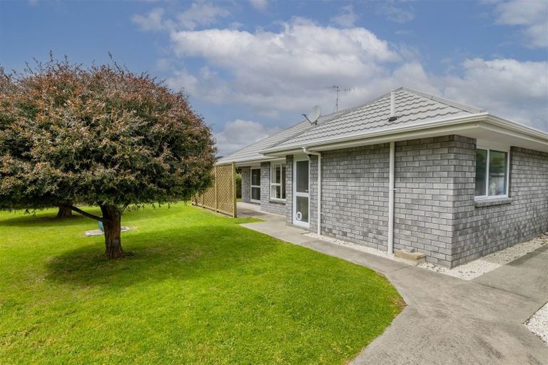 Photo of property in 35 Spackman Crescent, Paraparaumu, 5032