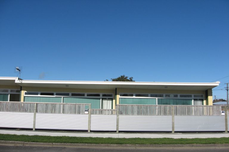 Photo of property in 2 Bledisloe Street, Levin, 5510