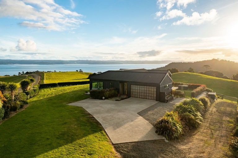 Photo of property in 4 Te Wairoa Lane, Tinopai, Matakohe, 0593