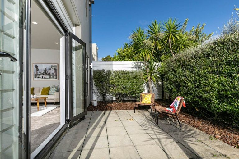 Photo of property in 11/40 Scarlet Oak Drive, Schnapper Rock, Auckland, 0632