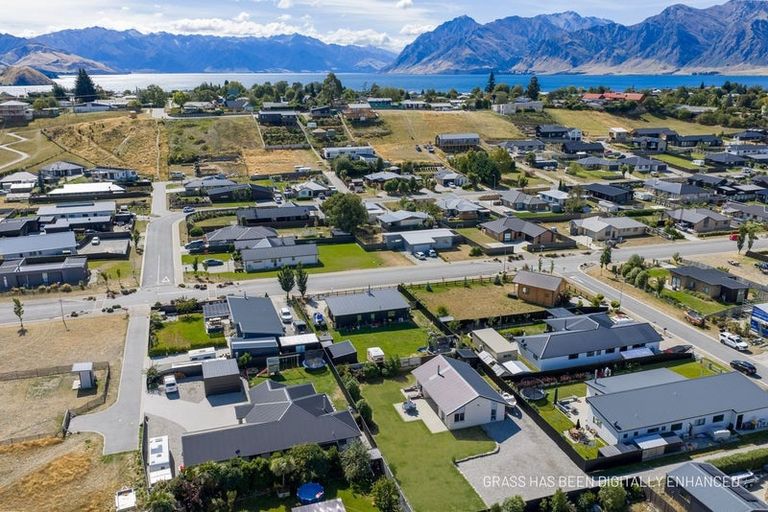 Photo of property in 8 Pennycook Place, Lake Hawea, Wanaka, 9382