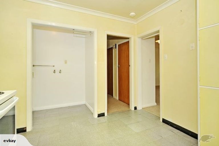 Photo of property in 2 Nairn Crescent, Awapuni, Palmerston North, 4412