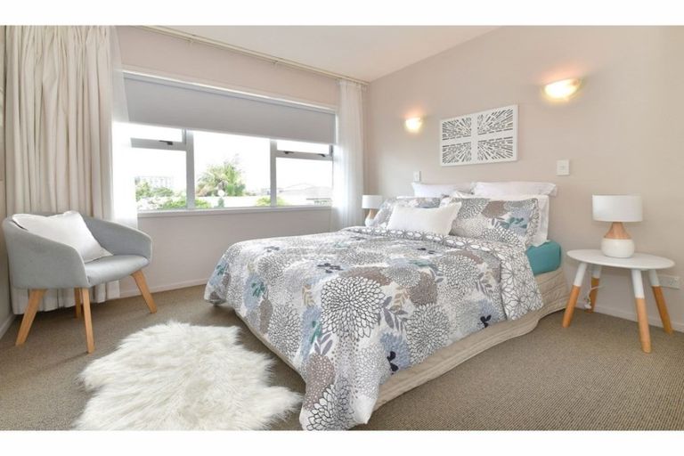 Photo of property in 4/416 Hibiscus Coast Highway, Orewa, 0931