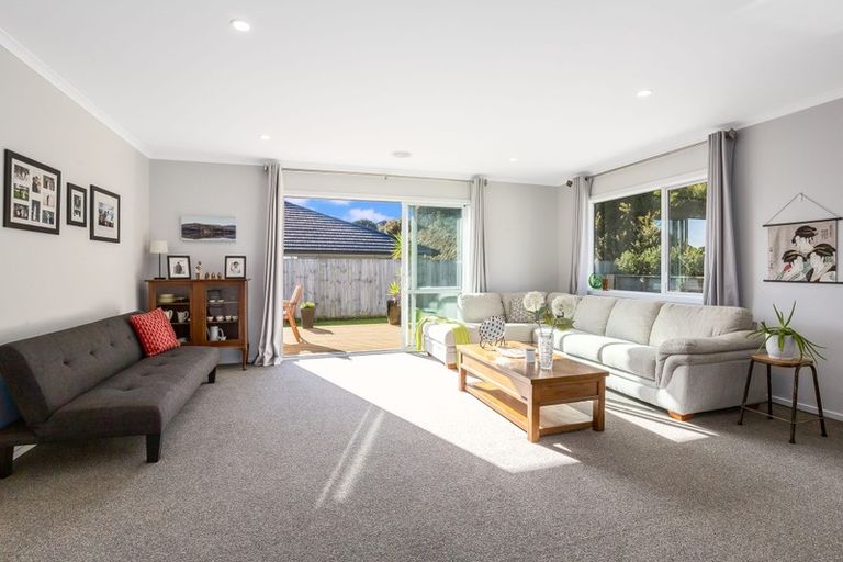 Photo of property in 26 Banks Boulevard, Whitby, Porirua, 5024