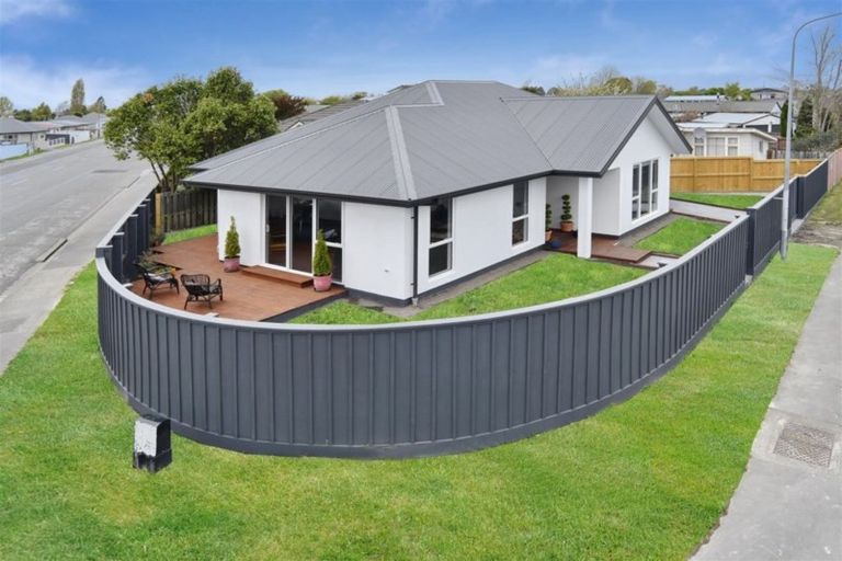 Photo of property in 84 Akaroa Street, Kaiapoi, 7630