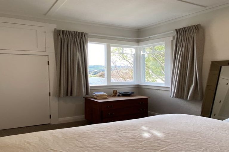Photo of property in 35 Bayview Road, Paremata, Porirua, 5024