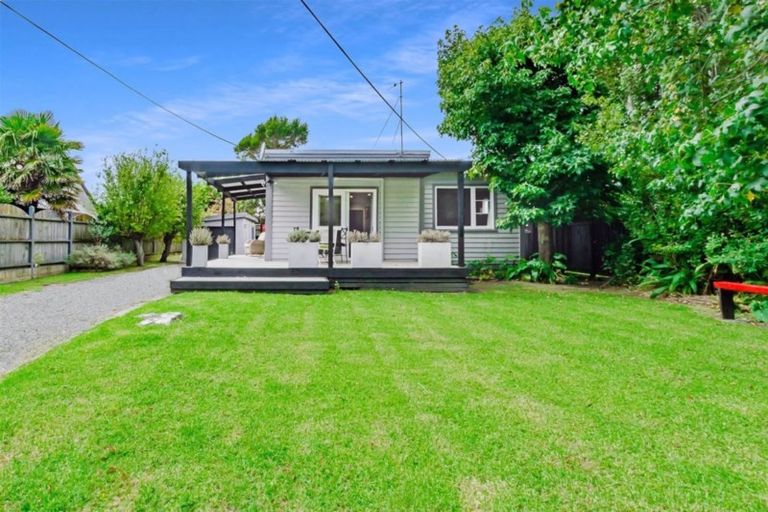 Photo of property in 11 Otaihanga Road, Otaihanga, Paraparaumu, 5036