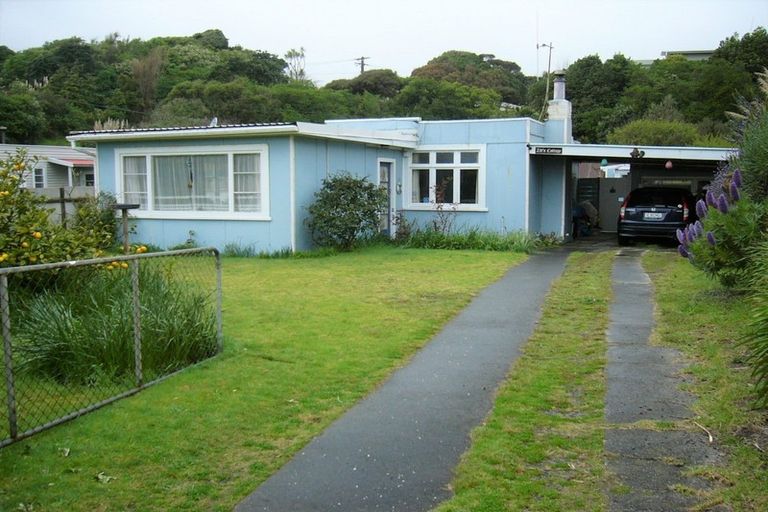 Photo of property in 44 Ngaio Street, Otaki Beach, Otaki, 5512