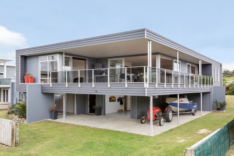 Photo of property in 23 Wehiwehi Road, Matapouri, Whangarei, 0173