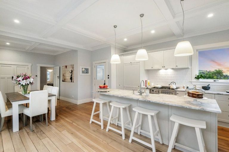 Photo of property in 41 Lake Road, Devonport, Auckland, 0624