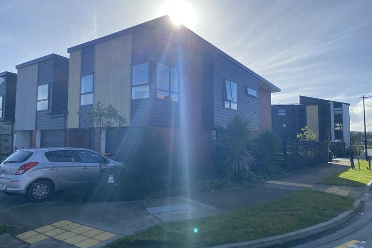 Photo of property in 2 Shortfin Place, Flat Bush, Auckland, 2019