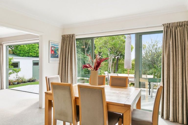 Photo of property in 8 Saint Johns Terrace, Tawa, Wellington, 5028