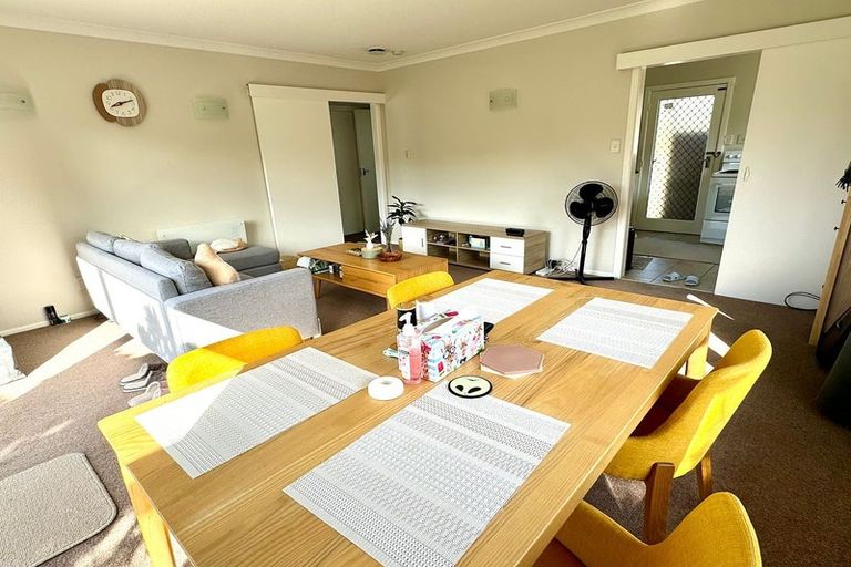 Photo of property in 2/1 Chevis Place, Pakuranga, Auckland, 2010