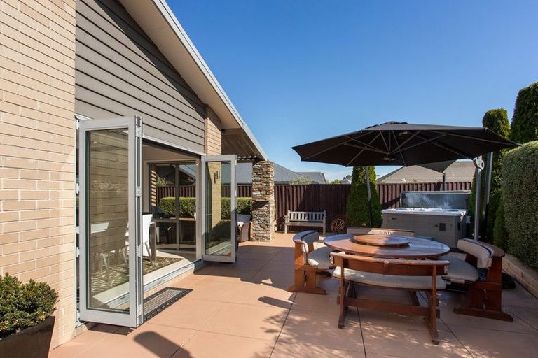 Photo of property in 16 Glen Oaks Drive, Northwood, Christchurch, 8051