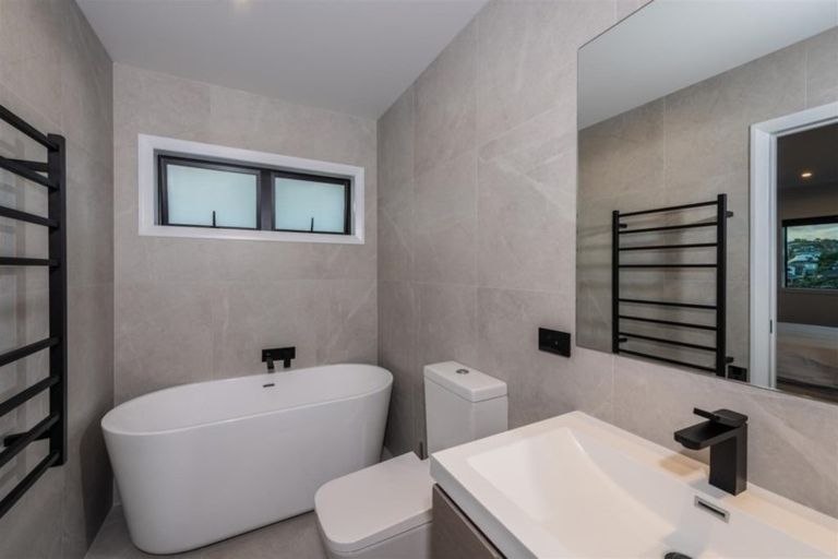 Photo of property in 45b Hyde Road, Rothesay Bay, Auckland, 0630