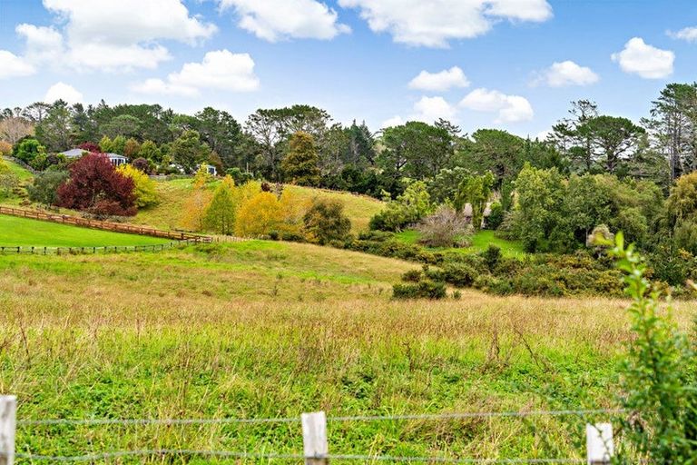 Photo of property in 248 Paremoremo Road, Lucas Heights, Auckland, 0632