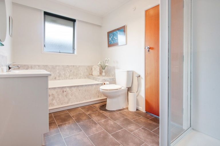 Photo of property in 2/107 Terrace Road, Parkvale, Hastings, 4122