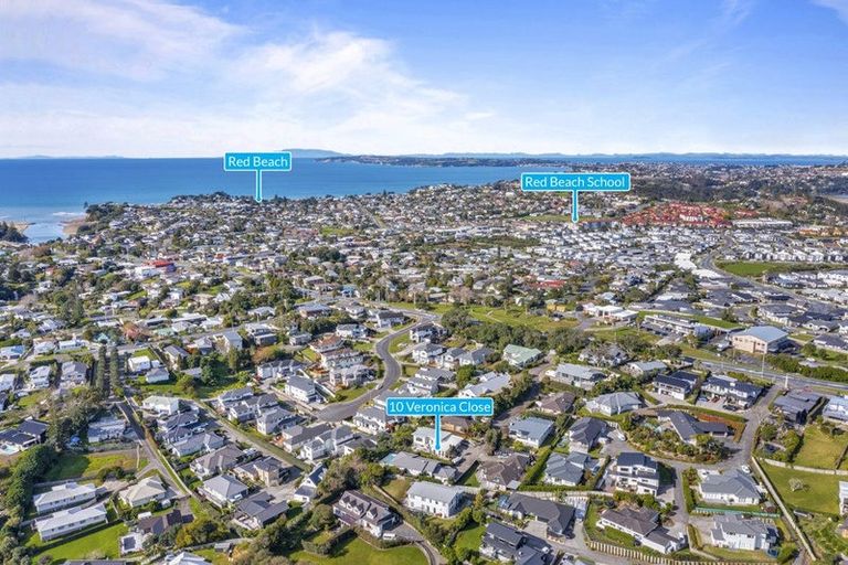 Photo of property in 10 Veronica Close, Red Beach, 0932