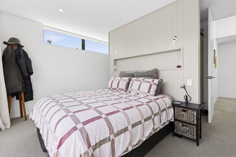 Photo of property in 7 Fern Burn Close, Wanaka, 9305