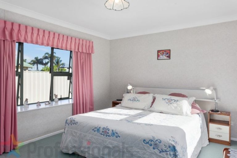 Photo of property in 18 Werahika Place, Whakatane, 3120