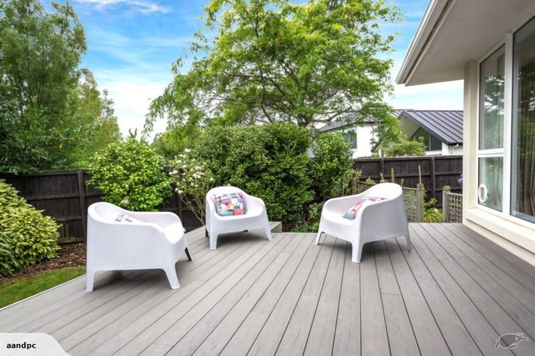 Photo of property in 2/14a Garreg Road, Fendalton, Christchurch, 8052