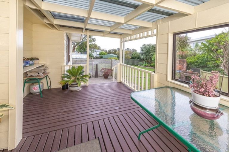 Photo of property in 20 Bastia Avenue, Bastia Hill, Whanganui, 4500