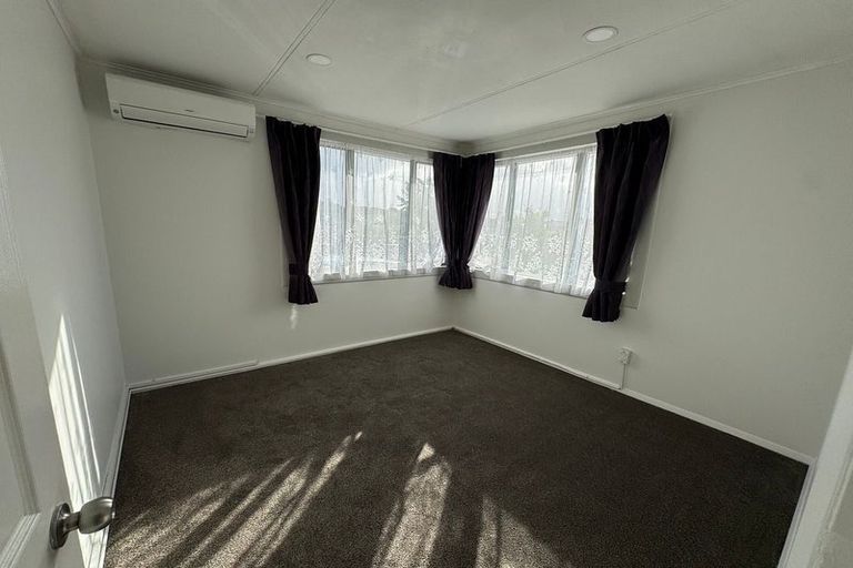 Photo of property in 51 Swaffield Road, Papatoetoe, Auckland, 2025