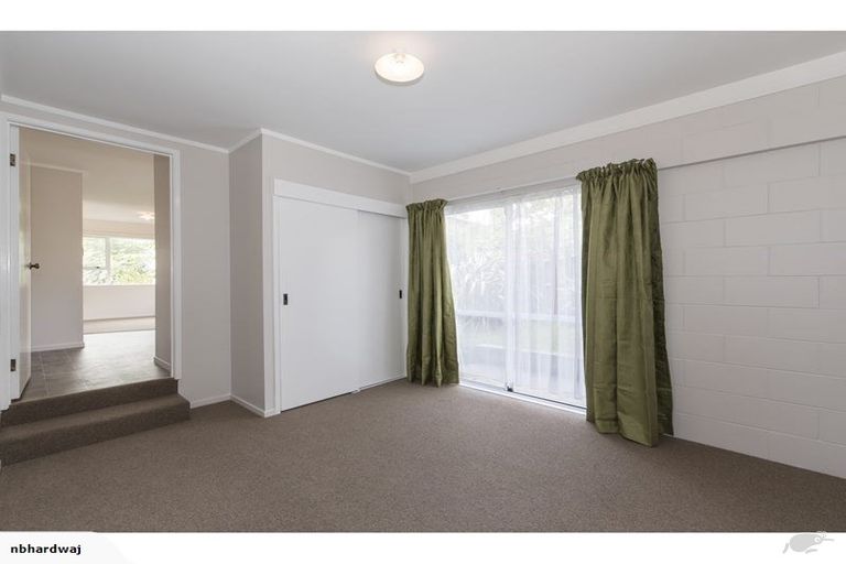 Photo of property in 1/5 Petrel Place, Massey, Auckland, 0614