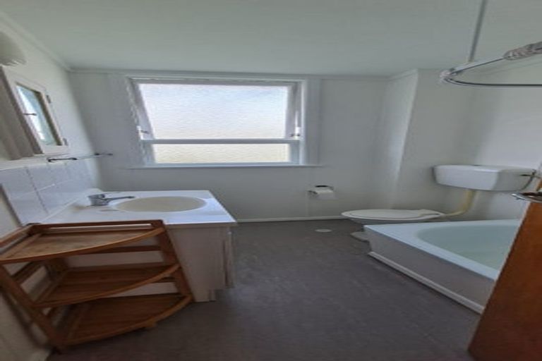 Photo of property in 12-14a Worcester Place, Cannons Creek, Porirua, 5024