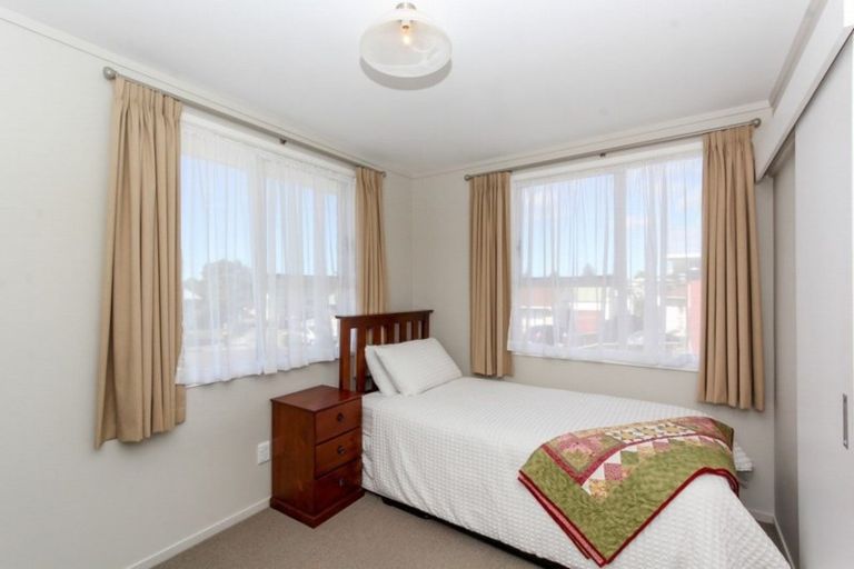 Photo of property in 4 Kelvin Place, Westown, New Plymouth, 4310