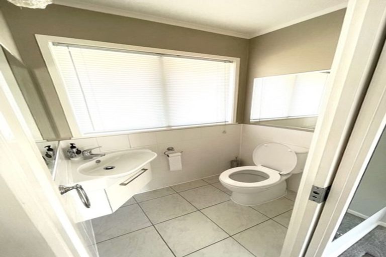 Photo of property in 11 Gilliam Street, New Lynn, Auckland, 0600