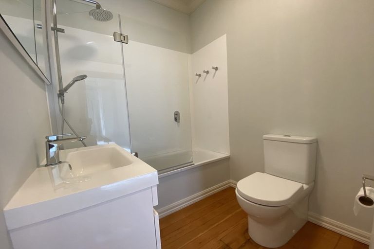 Photo of property in 4 Collins Street, Petone, Lower Hutt, 5012