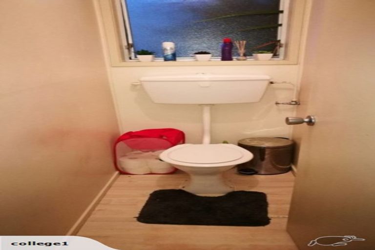 Photo of property in 31 Waimumu Road, Massey, Auckland, 0614