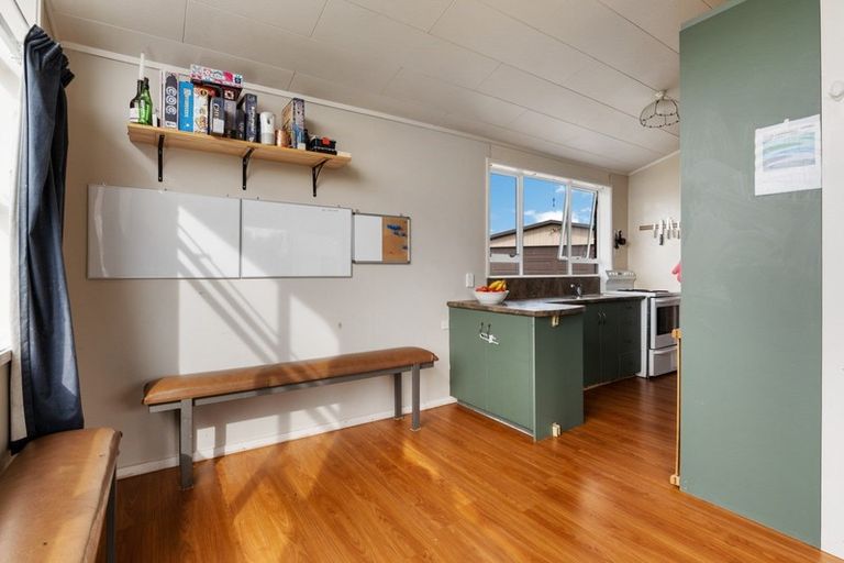 Photo of property in 2 Caesar Street, Stratford, 4332