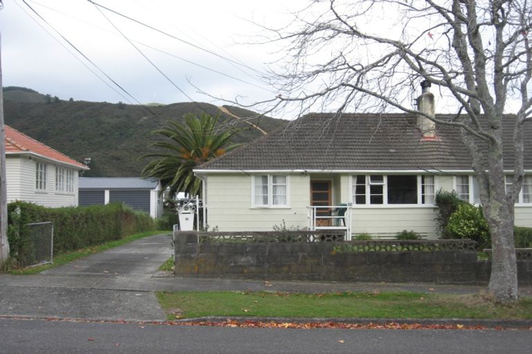 Photo of property in 18-19 Reuben Grove, Naenae, Lower Hutt, 5011